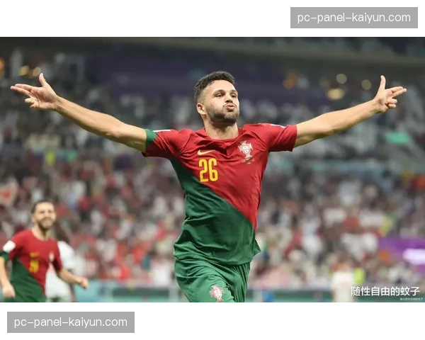 贡萨洛·拉莫斯两黄变一红被罚下，巴黎十人作战